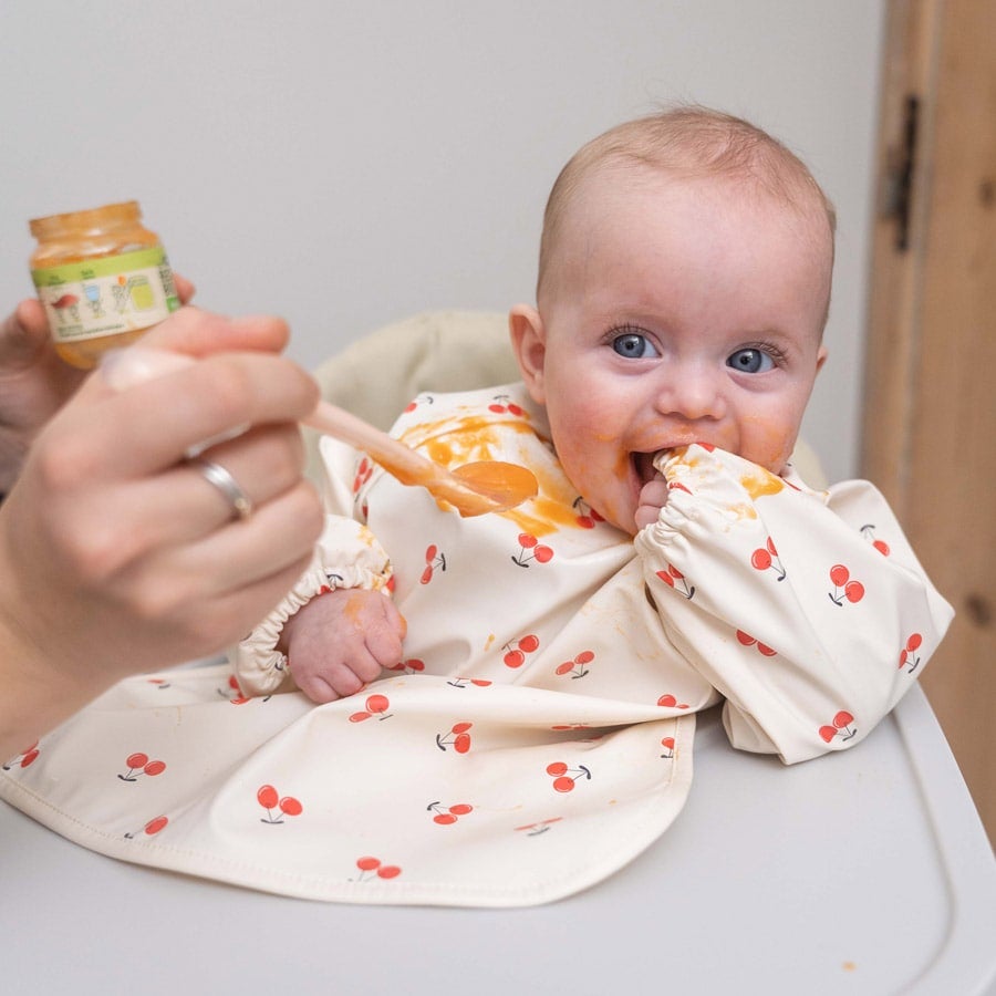 Bien équipé pour les repas de bébé