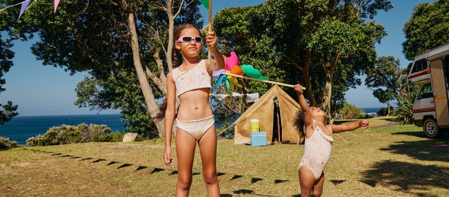 Bébé à la plage : le guide pour une journée sereine