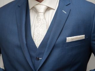 Le costume bleu
