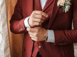 Le costume bordeaux