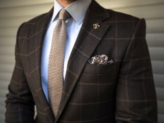 Le costume marron