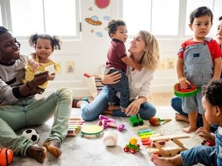 Réussir l’adaptation en crèche de bébé