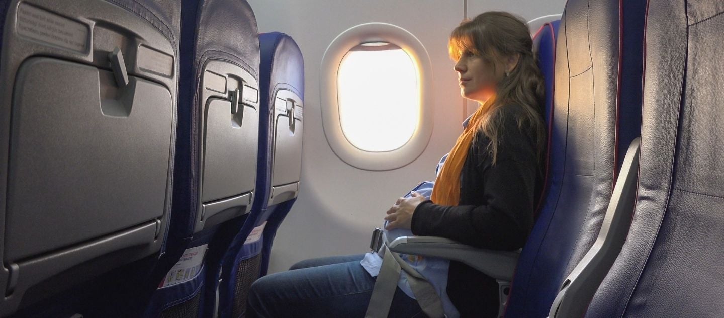 Partir enceinte sans partir stressée : le guide pratique pour voyager sereine