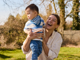Sortir avec bébé : quels indispensables ?