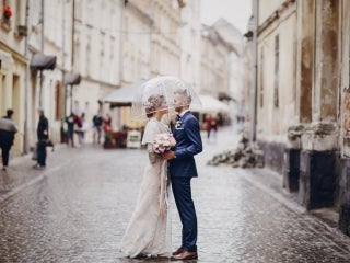 Mariage ou cérémonie sous la pluie : comment s’habiller
